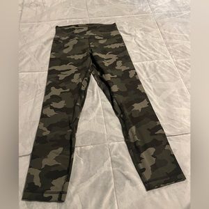 NWOT, Lululemon Camo Green ALIGN HR PANT 23”